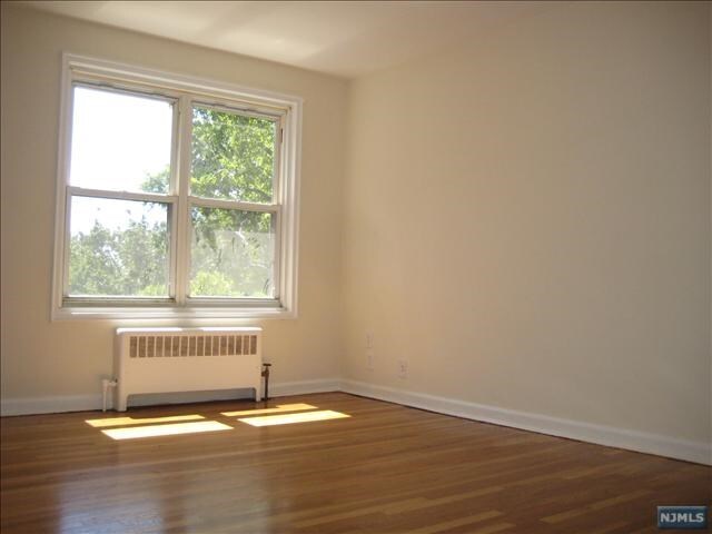 Foto del edificio - 2320 Linwood Ave