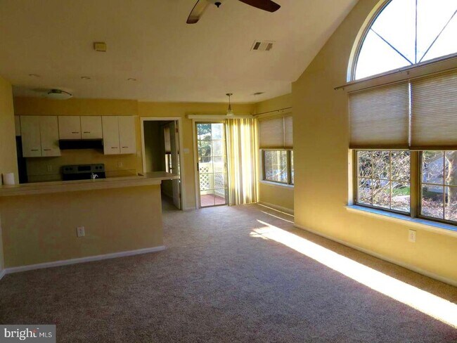 Foto del edificio - 208 Foxmeadow Dr