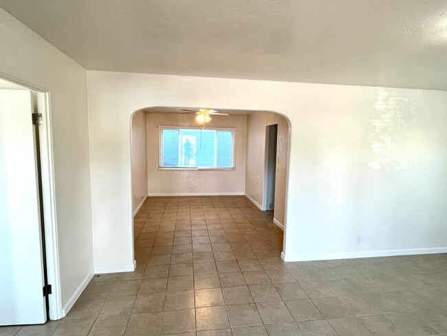 Building Photo - Downtown Encinitas 2BD home