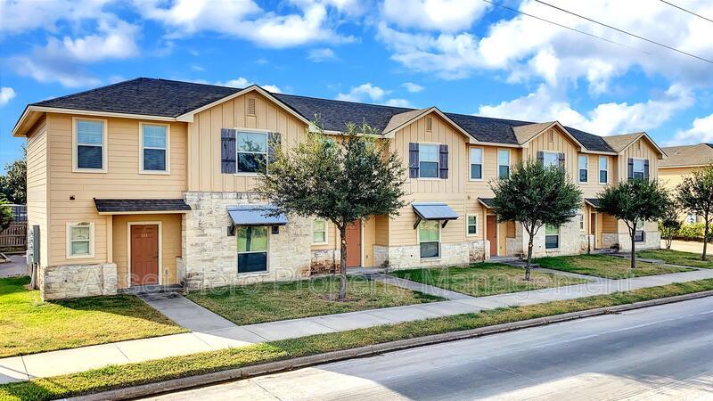 Foto principal - 709 Luther St W