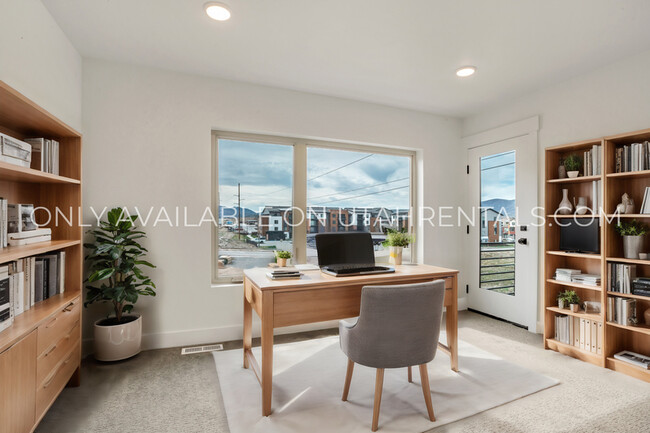 Foto del edificio - 6590 Serviceberry Dr