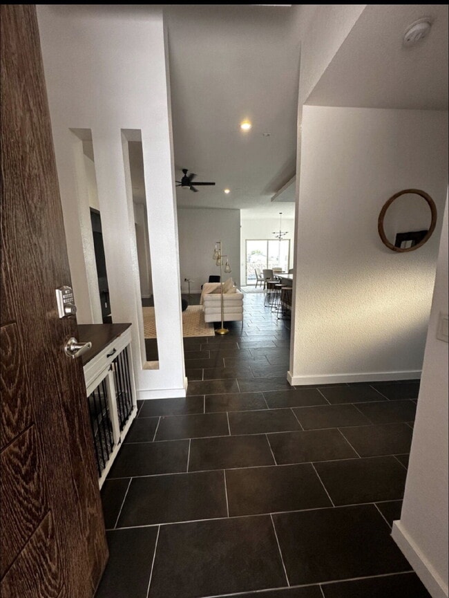 Foto del edificio - 13010 Terrington Ave