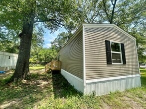 Building Photo - 22 White Oak Village