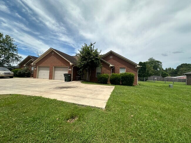Building Photo - 5560 Old Railroad Bed Rd