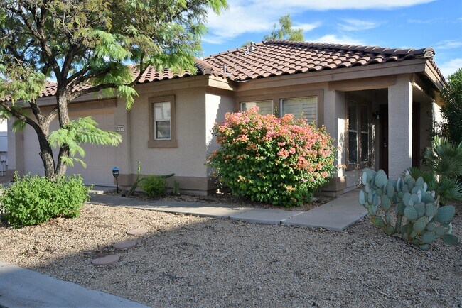 Building Photo - 8877 E Garden Dr
