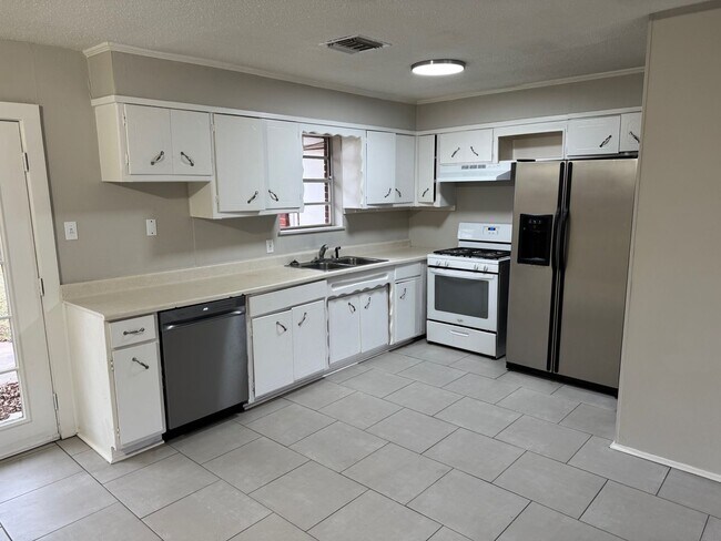 Foto del edificio - 3012 Gaines St