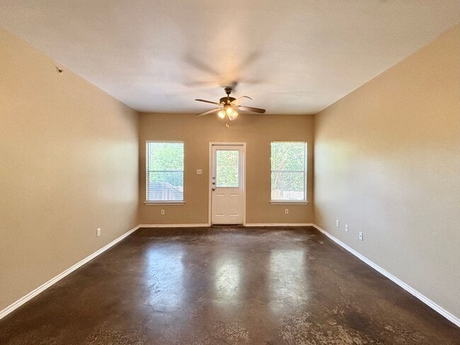 Building Photo - 10603 Mathom Landing