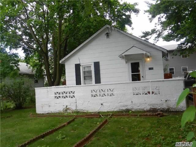 Primary Photo - 1141 Central Ave