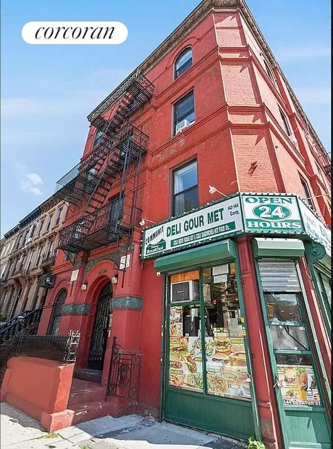 Building Photo - 142 Decatur St