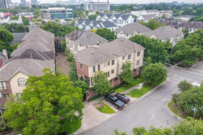 Foto del edificio - 1333 Hyde Park Blvd