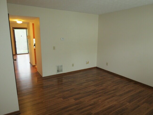 Building Photo - new rental in reynoldsburg schools