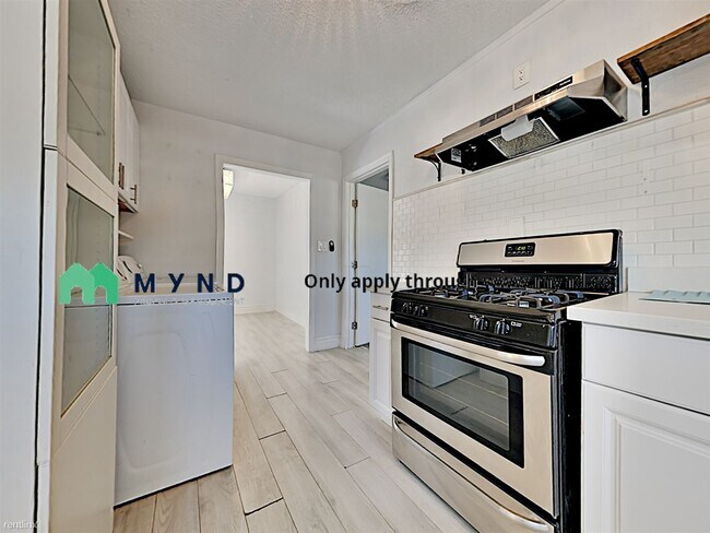Building Photo - 4 br, 2 bath House - 842 N Las Palmas Dr