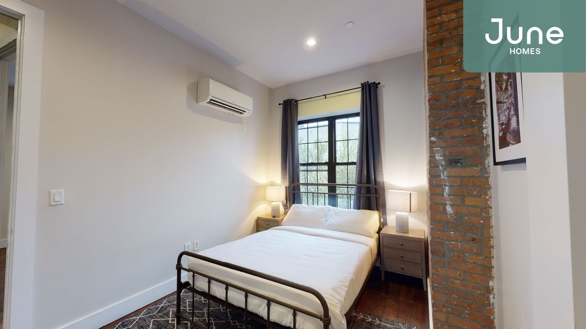 Primary Photo - ROOM ONLY in 4-bed/2.0-bath Home