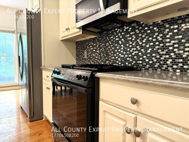 Foto del edificio - 2046 Beaumont Ln