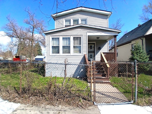 Building Photo - 708 W 116th Pl