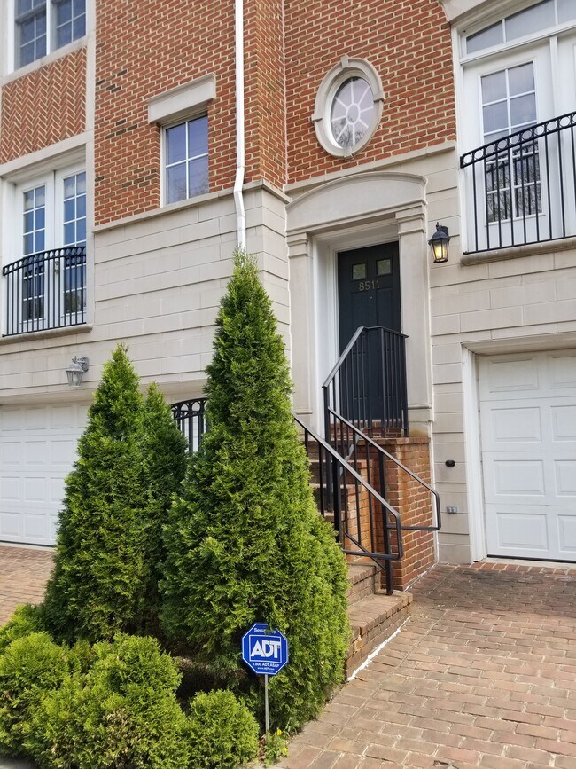 Building Photo - 8511 Halston Way
