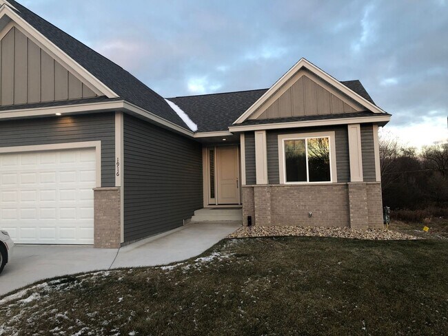 Building Photo - 2018 New Construction Your Home Away From Home