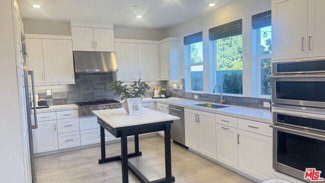 Foto del edificio - 1717 Lychee St