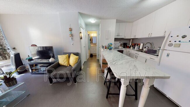 Building Photo - 2651 Kuilei St