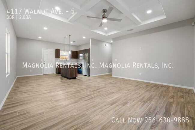 Building Photo - Free rent