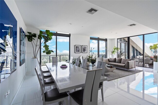 Foto del edificio - 88 SW 7th St