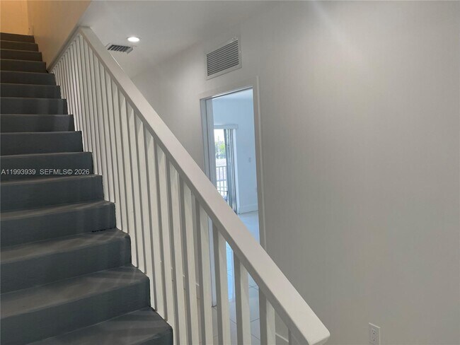 Foto del edificio - 1813 Madison St