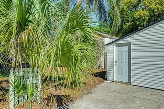 Building Photo - 1204 E Hamilton Ave