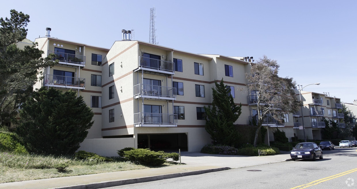 125 - 135 Gardenside Drive - 125-135 Gardenside Dr