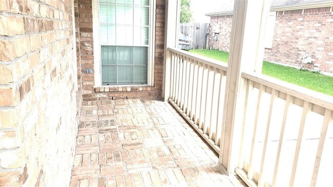 Building Photo - 1826 Pinewood Ct Dr