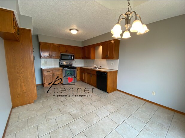 Building Photo - 314 N Park Dr