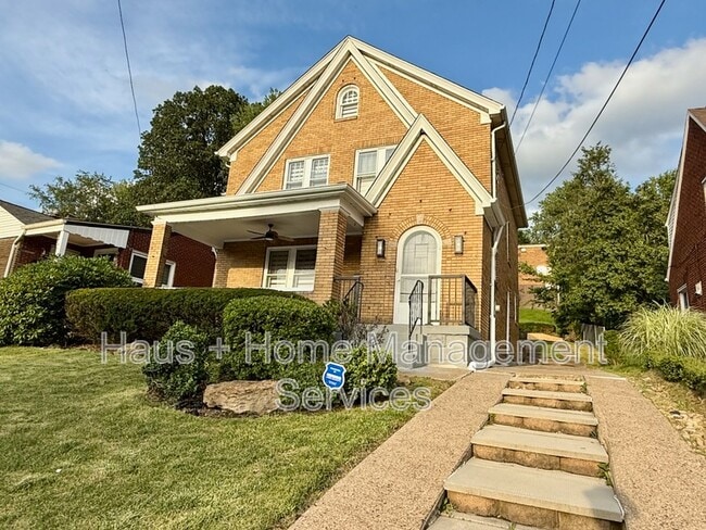 Building Photo - 544 James St