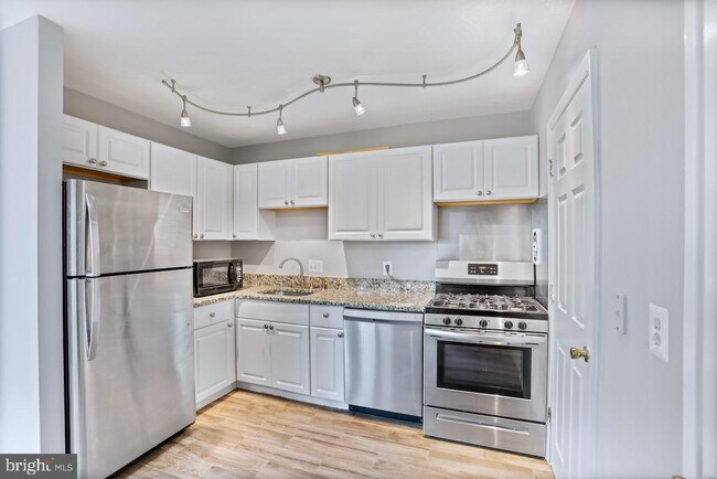 Foto del edificio - 7376 Lee Hwy