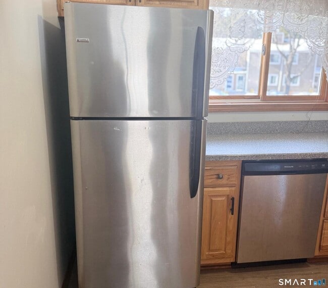 Foto del edificio - 60 Old Town Rd