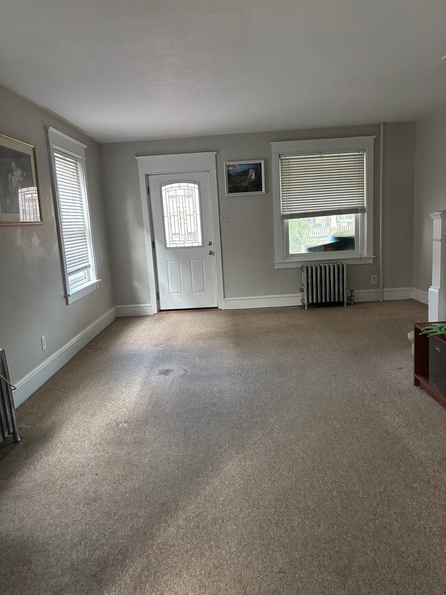 Building Photo - 134 E Main St