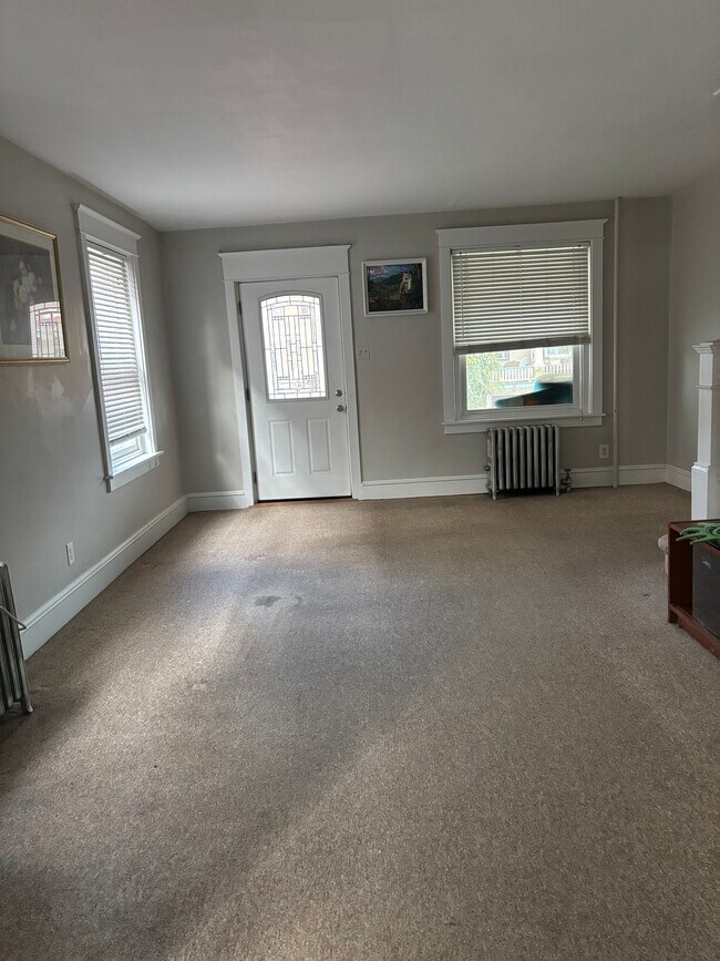 Foto del edificio - 134 E Main St