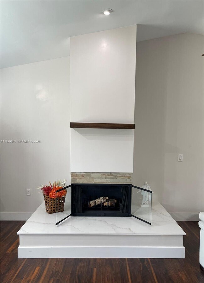 Foto del edificio - 13331 NW 10th St