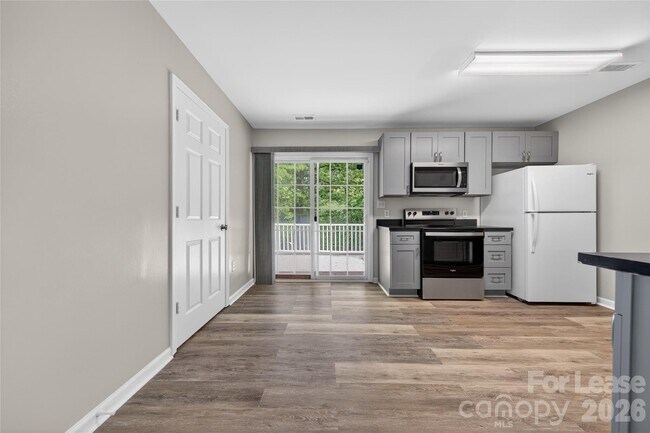 Foto del edificio - 2332 Eargle Rd