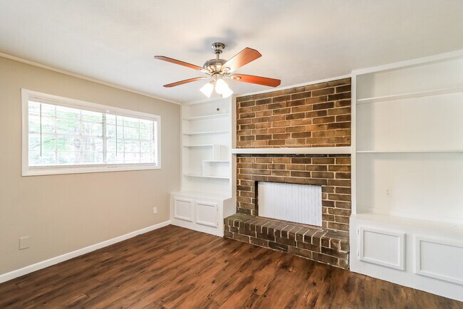 Foto del edificio - 1072 Laurel Ln NW