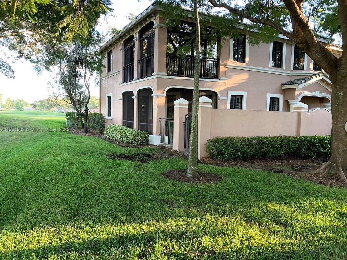 Building Photo - 2727 Center Court Dr