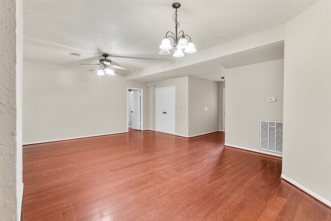 Foto del edificio - 9230 Wandsworth Dr