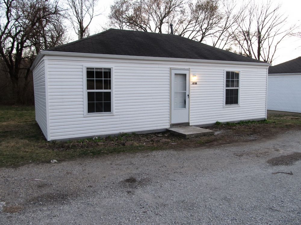 Primary Photo - 10704 Hickman Mills Drive