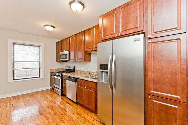 Building Photo - 5075 N Wolcott Ave