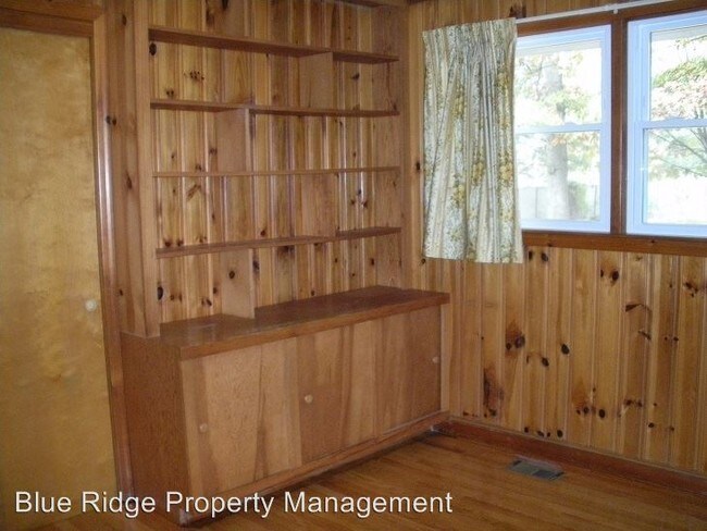 Building Photo - 3 br, 1 bath House - 2305 Alameda Place