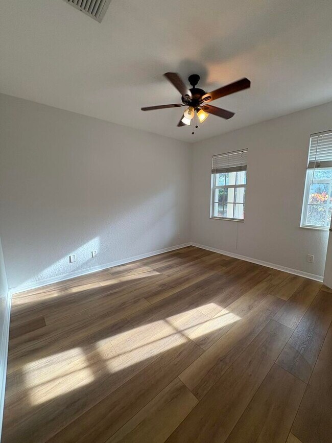 Building Photo - 129 E Bay Cedar Cir
