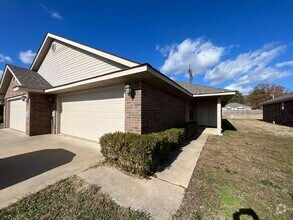 Building Photo - 1808 Ingalls Ln