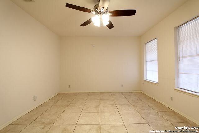 Building Photo - 107 GLADIOLA LN