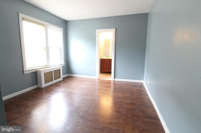 Building Photo - 25 Hillhurst Ave