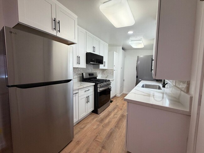 Foto del edificio - Beautiful 3 Bedroom/2 Bathroom Home for Rent/ $1800 Rent & $1800 Security Deposit