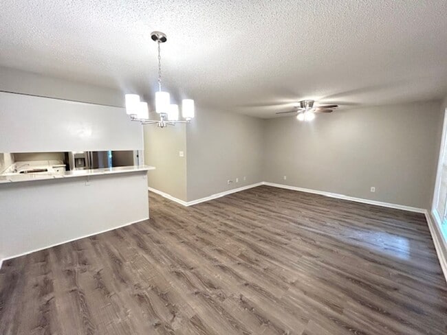 Building Photo - 132 Railroad Ridge Rd
