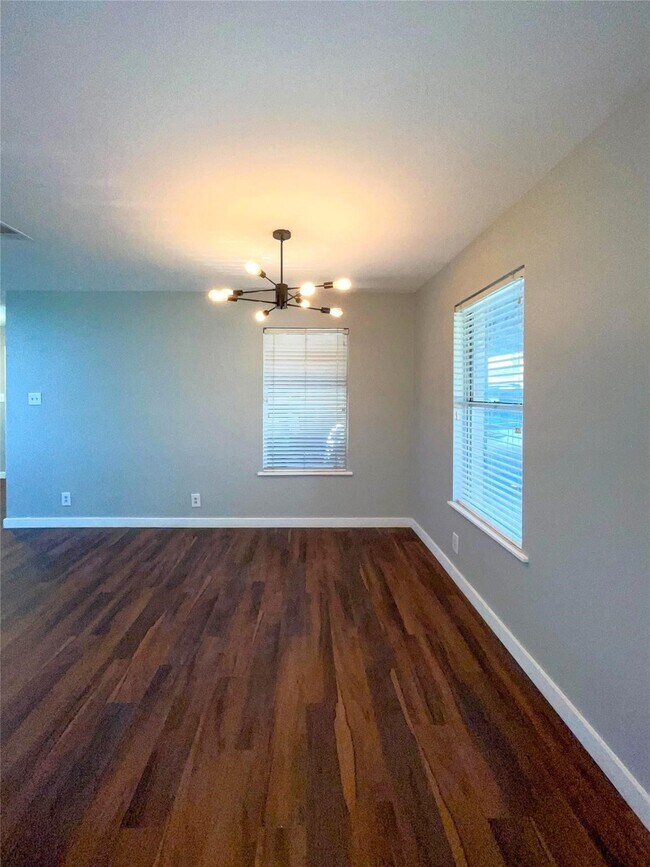 Foto del edificio - 204 E 18th St